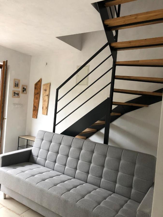 Pod Lasem Czarny Mlyn Bagian luar foto